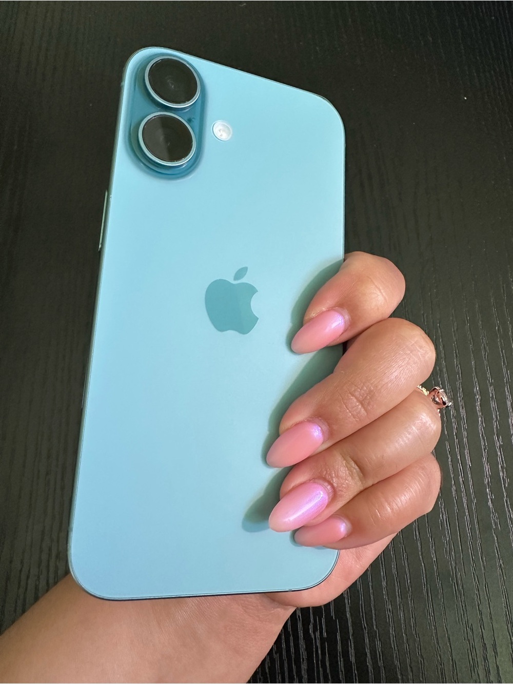 UNLOCKED Apple iPhone 16 in Teal 128GB - FREE SHIPPING!